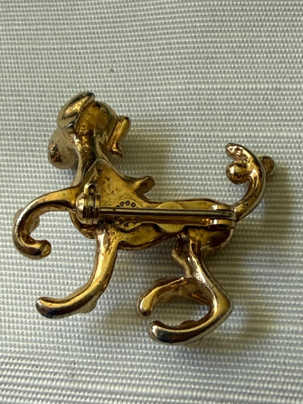 Vintage Castlecliff Gold-tone Dog Brooch with Clear Rhinestones - Picture 3 of 4